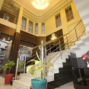 https://oyo-37795-hotel-blue-diamond.hotels-varanasi.com
